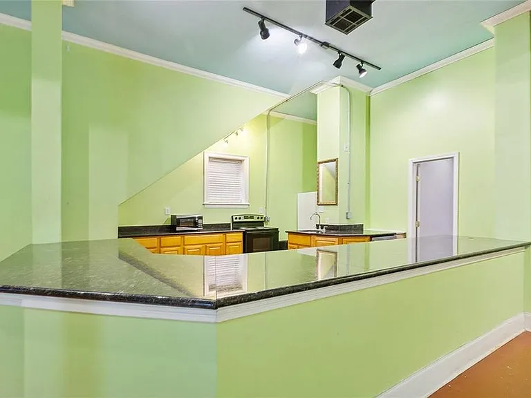 2103 S Carrollton Ave — Photo 5