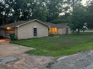 412 Maverick Dr, Palestine, TX 75801