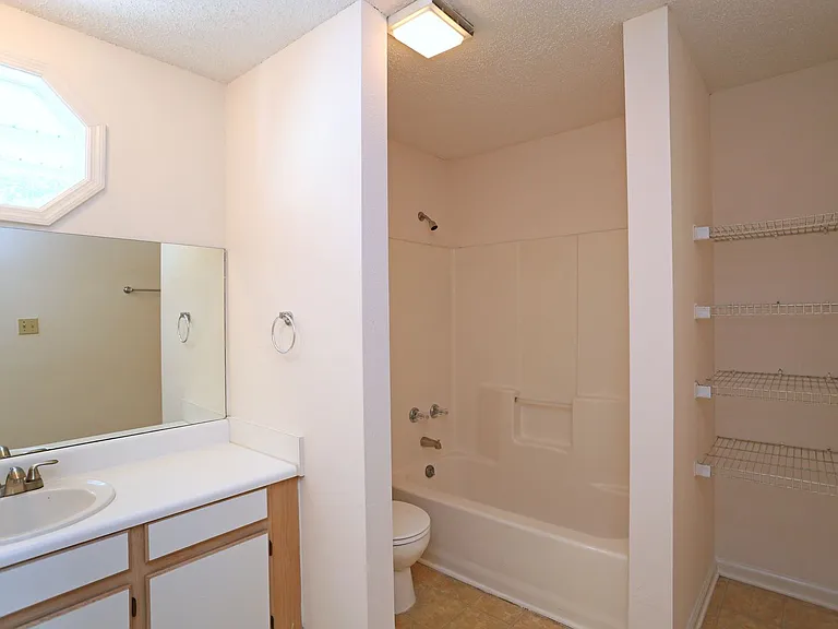Springlake Apartments — Photo 23