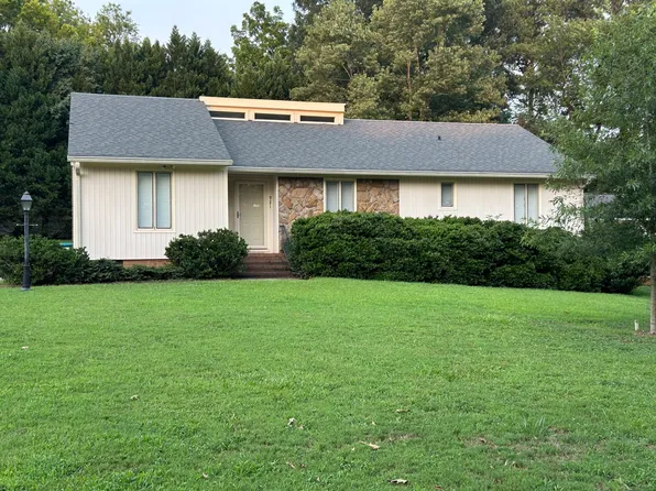 921 Glenshannon Rd, Matthews, NC 28105