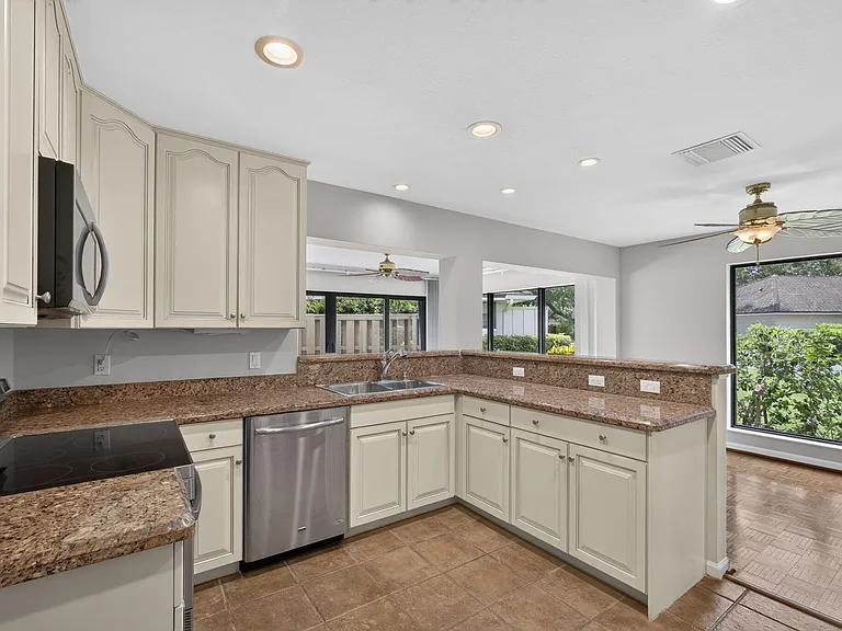 11354 Briarwood Pl — Photo 14