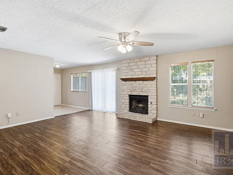 9002 Marsh Dr — Photo 4