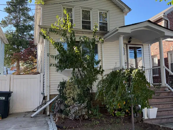 4412 189th St, Flushing, NY 11358