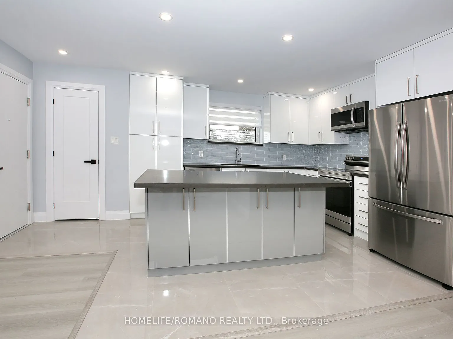 3 bed, $3,000 — Photo 1