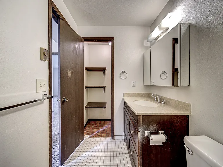 821 W Resseguie St #1 — Photo 8