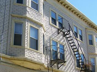 3 Oak St #8, Newport, RI 02840