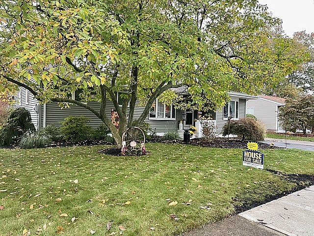 2nd image of 130 Park Pl