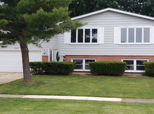 366 Teal Rd, Lindenhurst, IL 60046