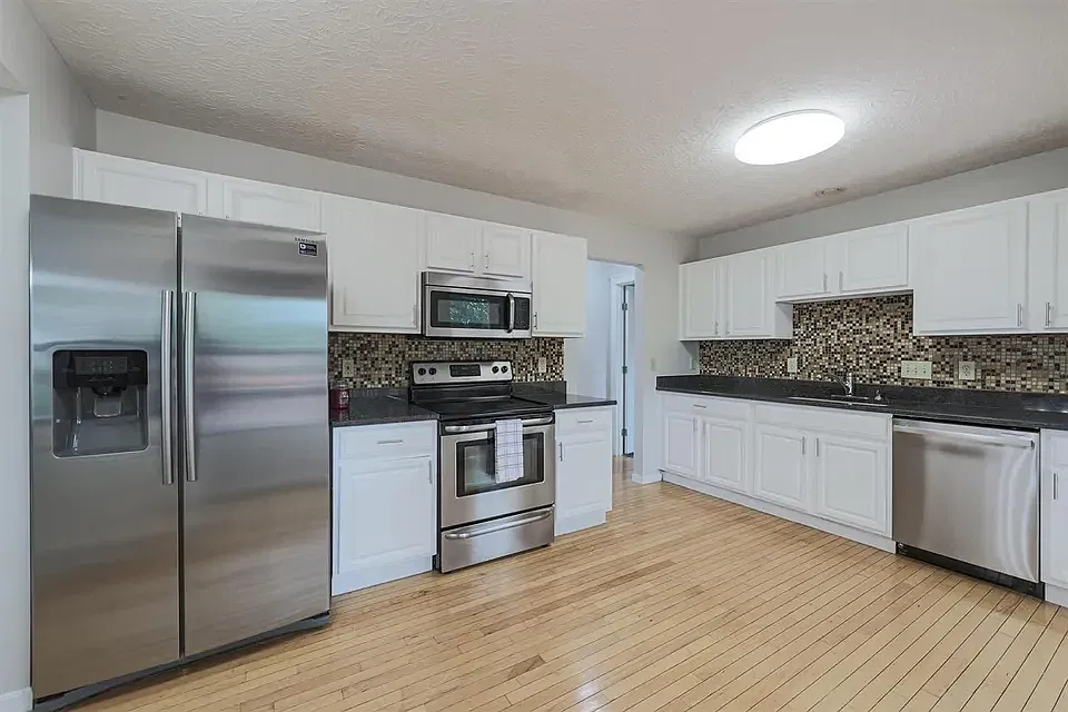 5839 Deerfield Village Dr — Photo 3