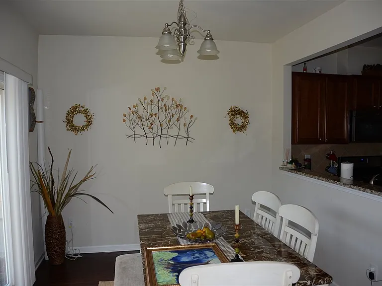 212 Paddy Ln — Photo 3