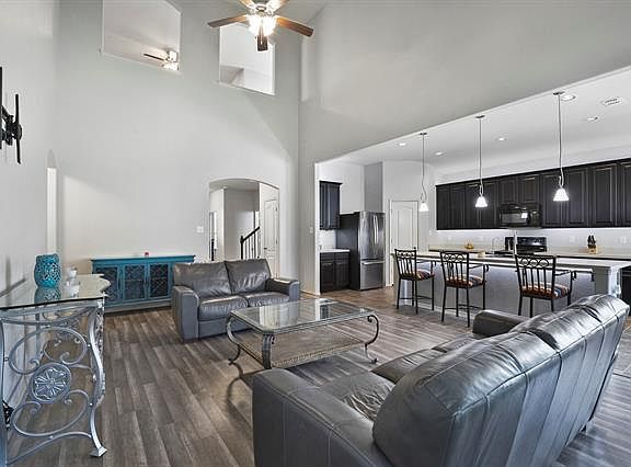 3rd image of 2229 Juarez Dr