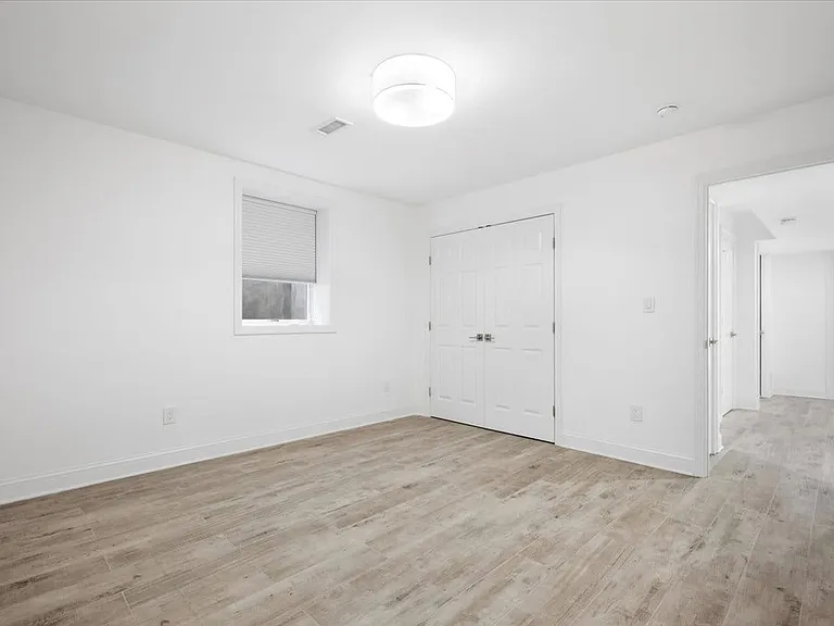 109 Lee Rd — Photo 21