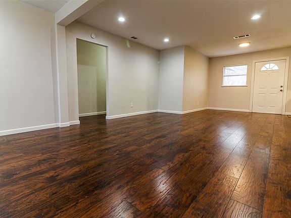 5th image of 937 Duty Ave