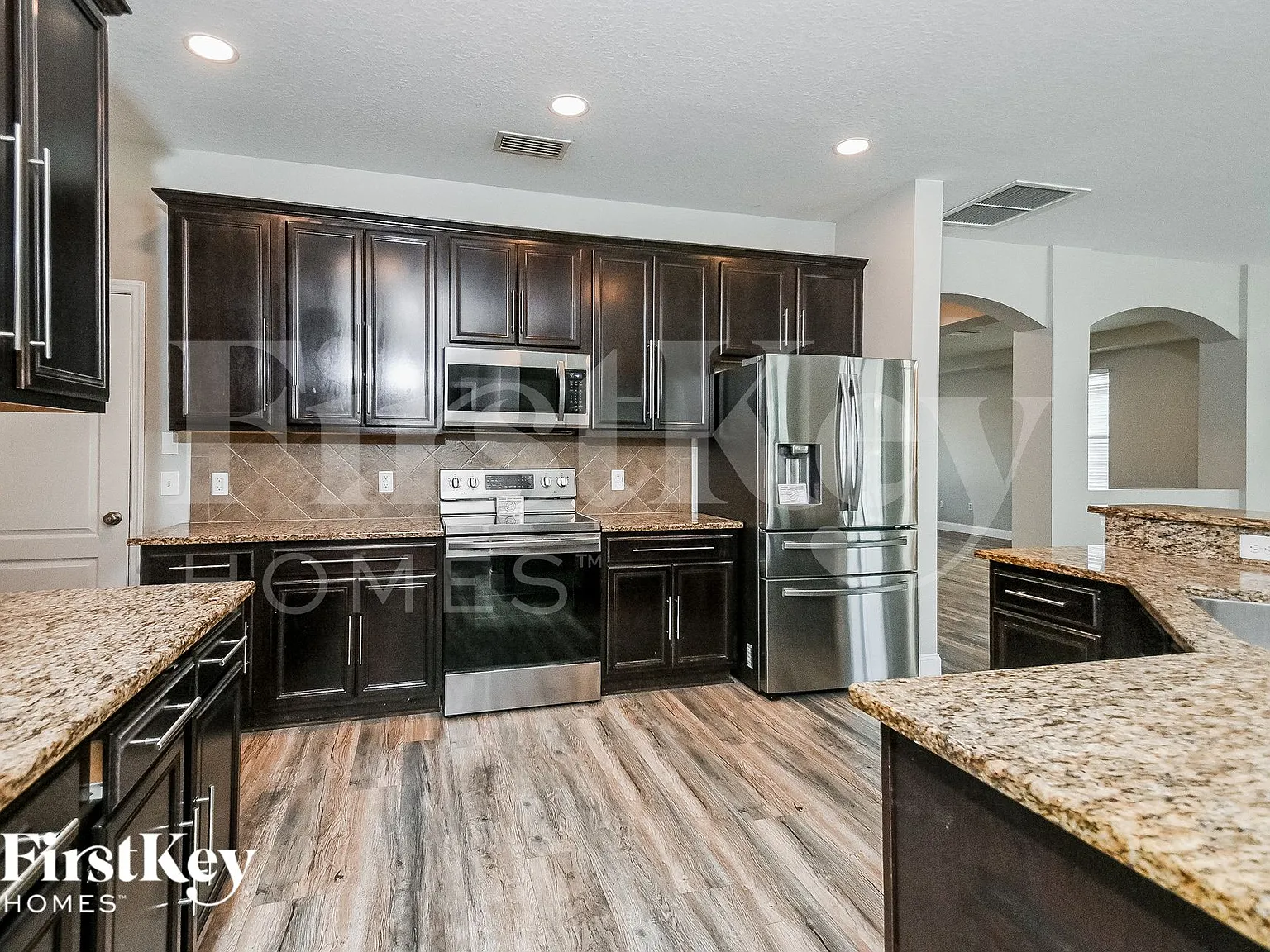5 bed, 3.0 bath, 3448 sqft, $3,775 — Photo 3