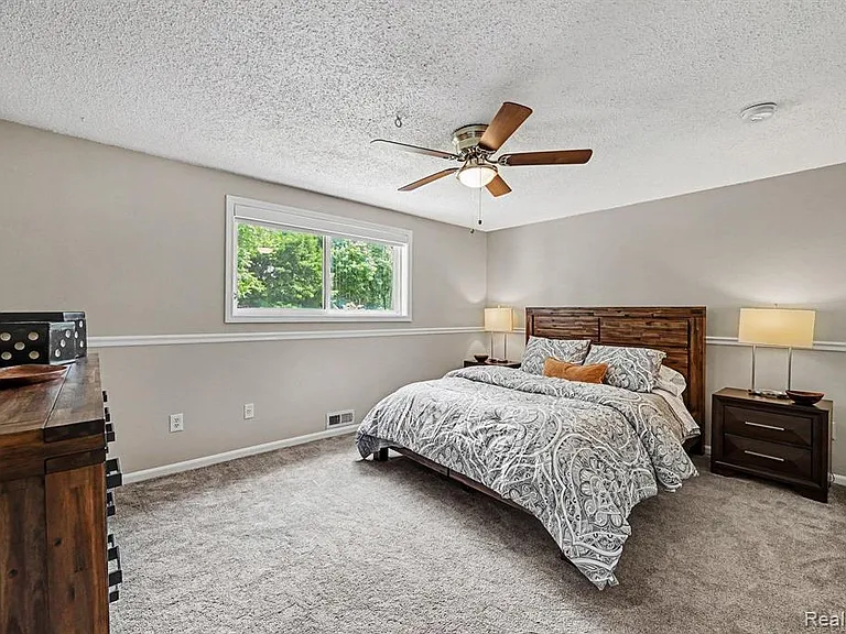 2104 Highfield Rd — Photo 15