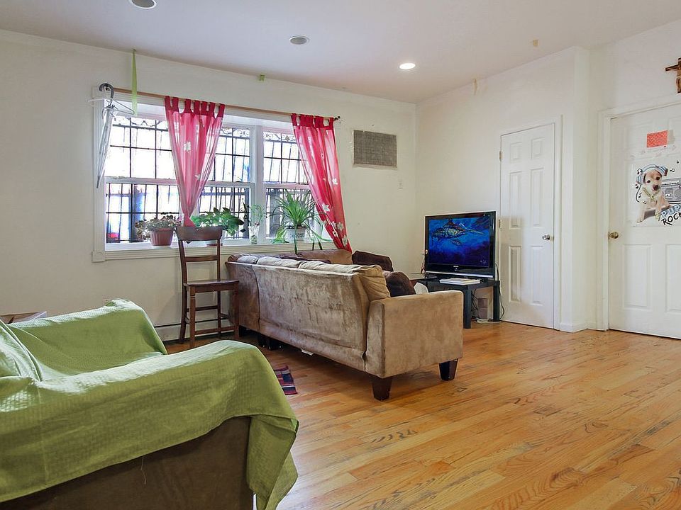 2nd image of 656 Knickerbocker Ave #2