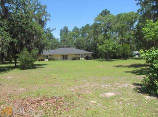 453 Canoochee Dr, Claxton, GA 30417