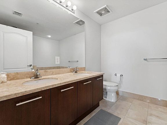 5th image of 410 Evernia St APT 414