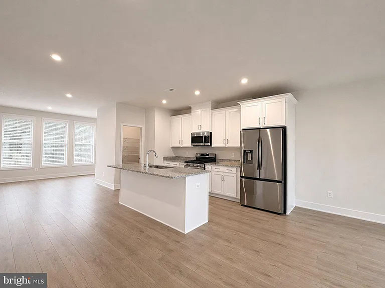 135 Heyford Dr — Photo 21
