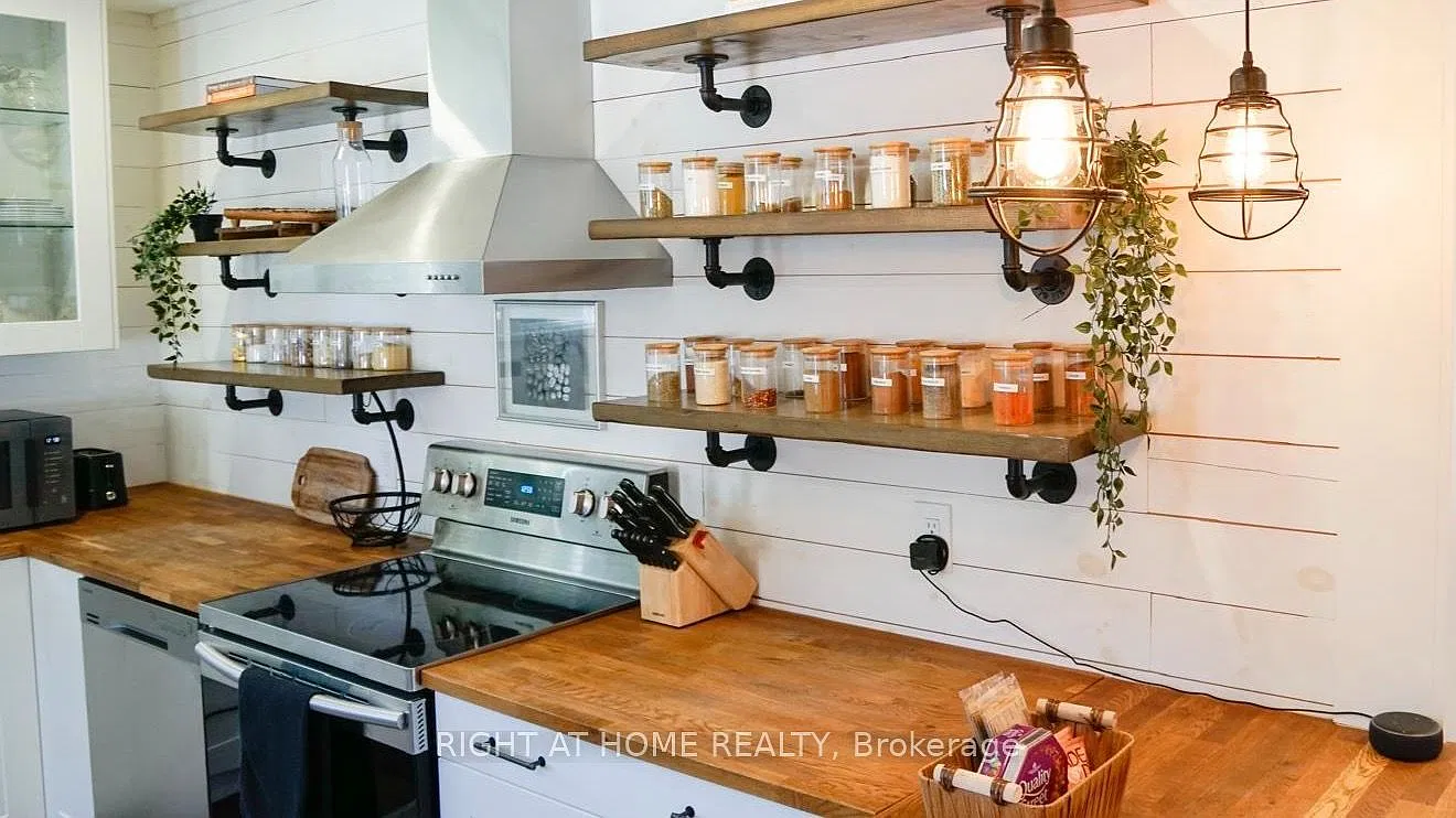 3 bed, $2,800 — Photo 2
