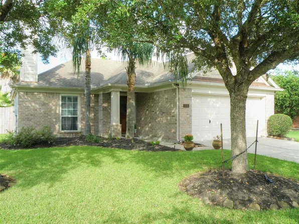 916 Bent Sail Ln, League City, TX 77573