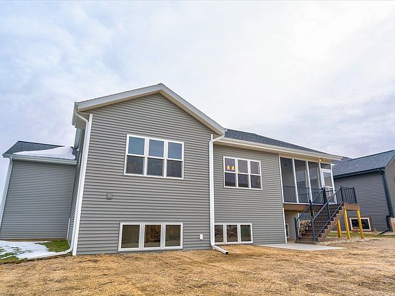 4th image of 2579 Notre Dame Dr