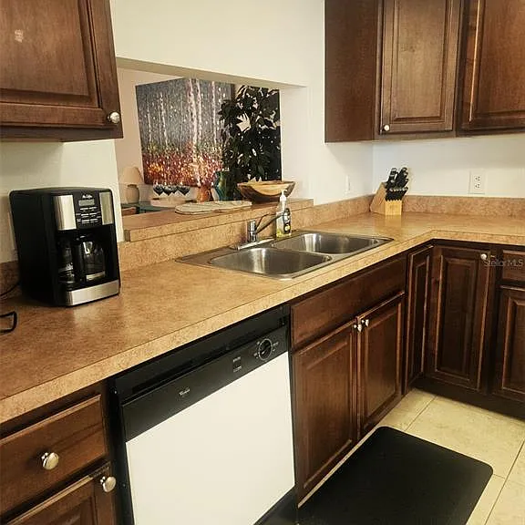 307 Pine Hollow Cir #307 — Photo 4