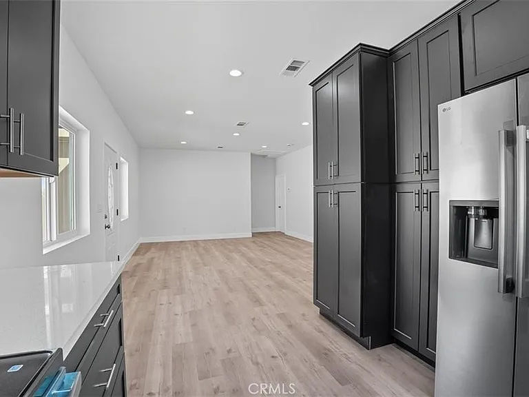 19258 Strathern St — Photo 24
