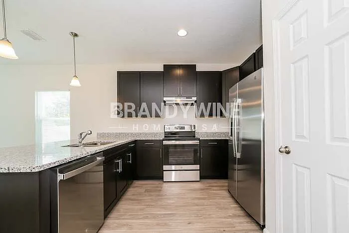 506 Kit St — Photo 7