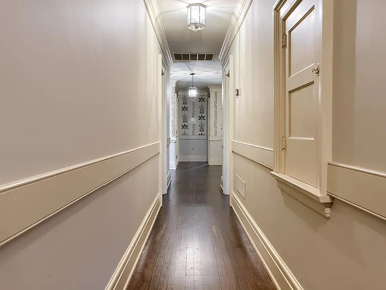 226 E Caracas Ave — Photo 46
