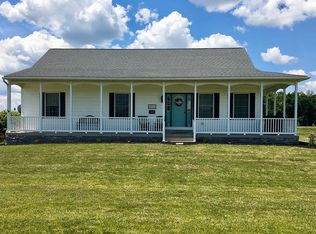 933 Hoffman Home Rd, Gettysburg, PA 17325