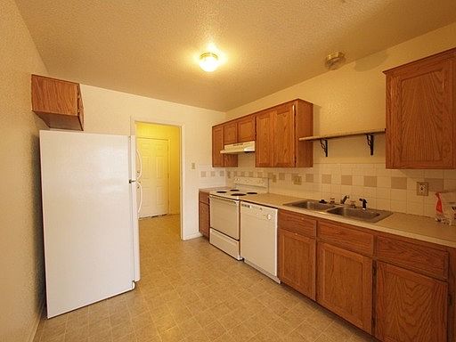 5th image of 1206 Charisse St #A