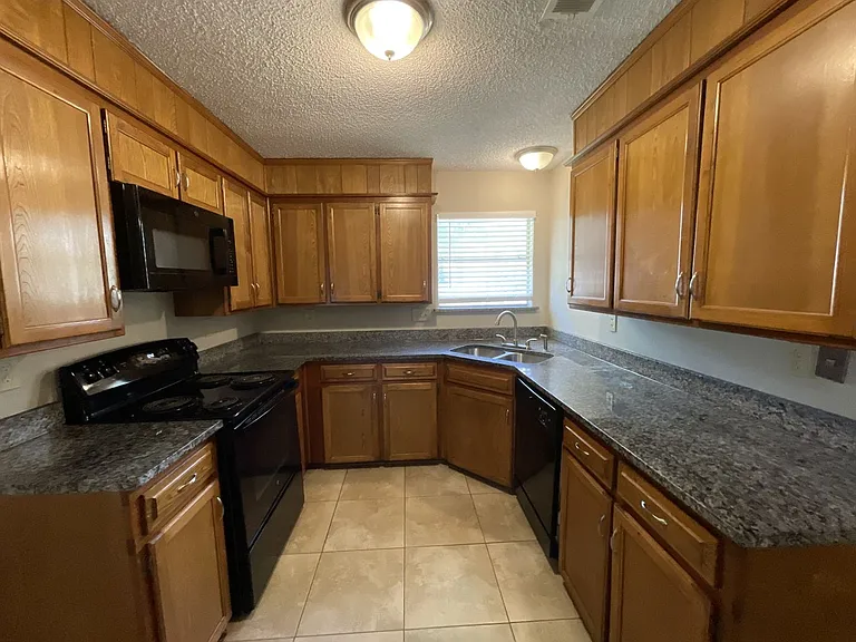 4607 Andalusia Trl — Photo 3