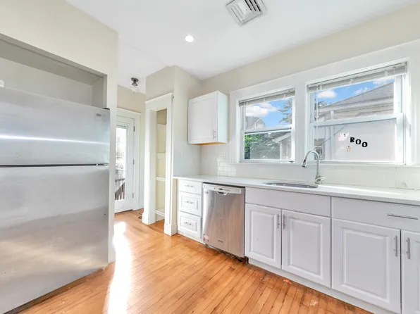 299-301 Alewife Brook Pkwy #2, Somerville, MA 02144