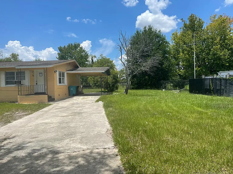 416 Sun Ct — Photo 13