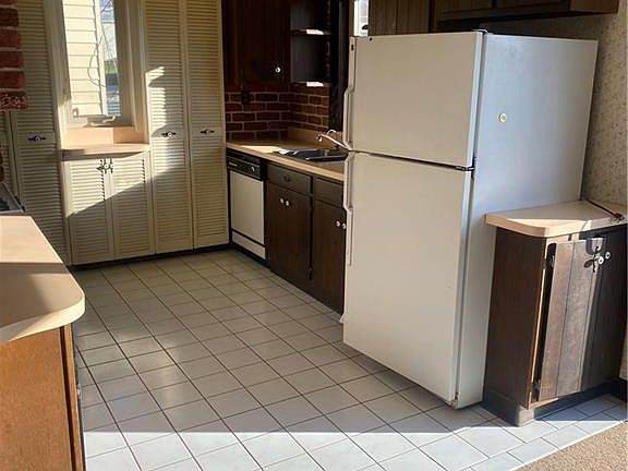 3rd image of 107 Burmon Dr