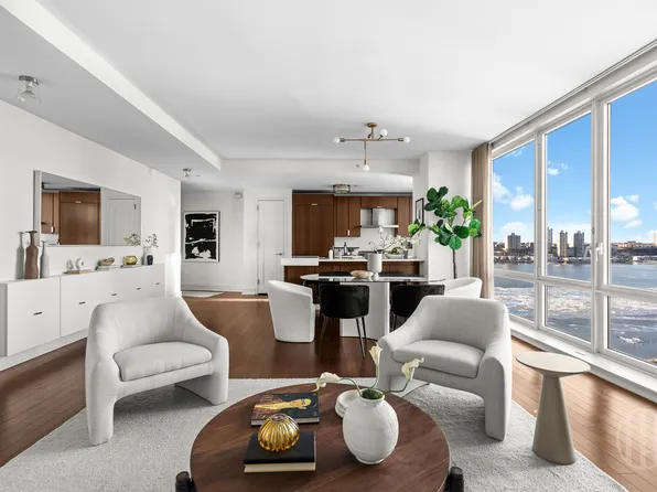 60 Riverside Boulevard image 1 of 16