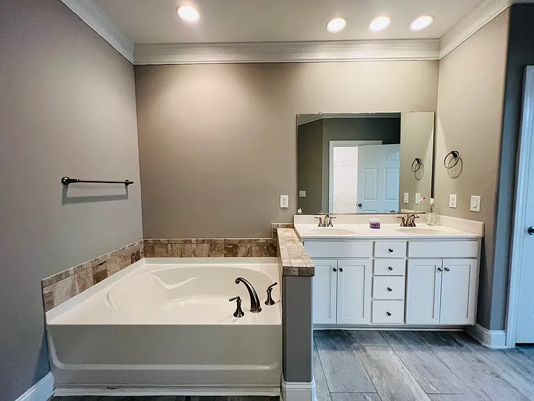1618 Cedar Hill Way — Photo 24