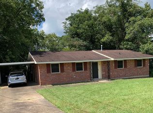 111 Camellia Dr, Prattville, AL 36067