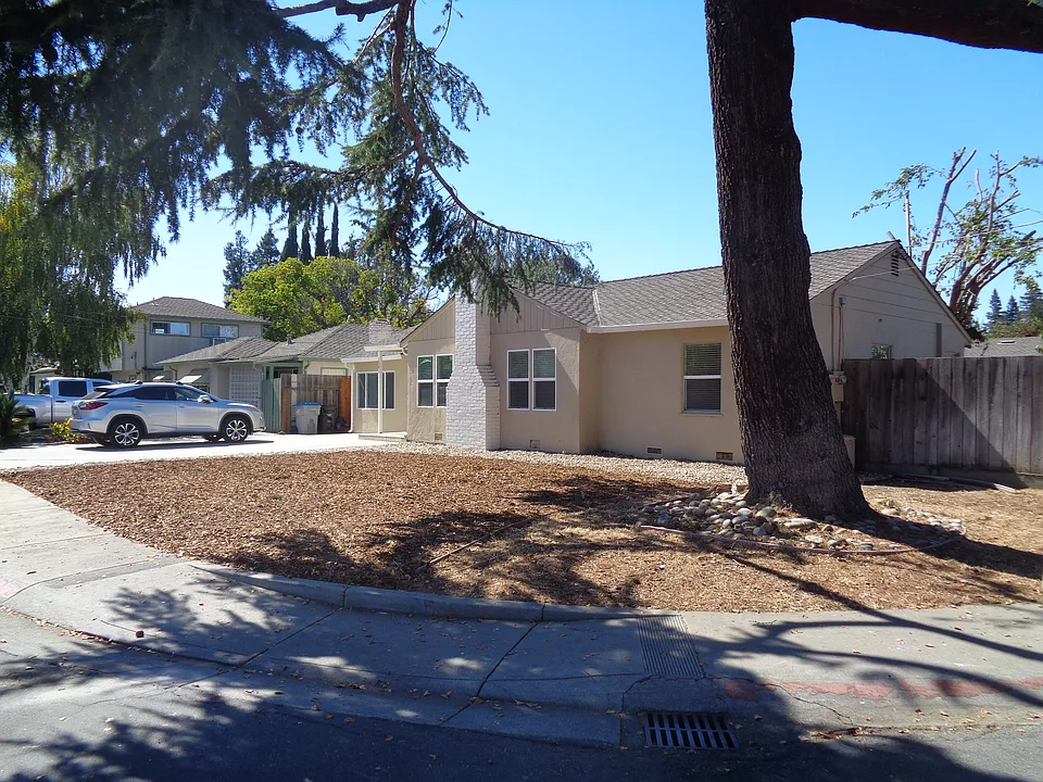 1501 Norman Ave