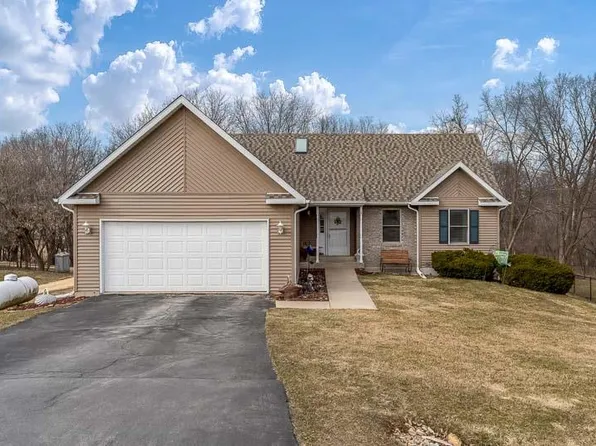 1458 W Indian Heights Dr, Oregon, IL 61061