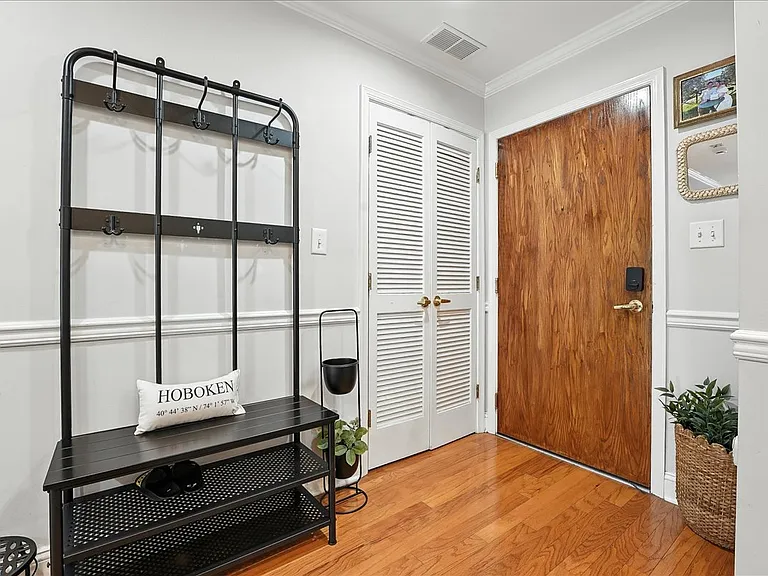 812 Grand St #412 — Photo 22