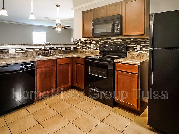 4th image of 3524 E Hudson St