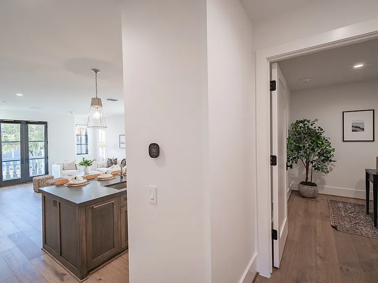 4529 Emerson Ave #8L — Photo 14