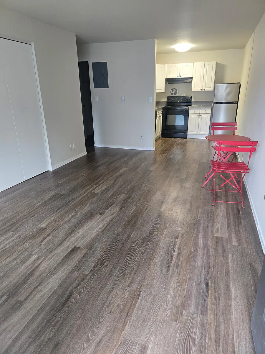 Building Photo - 3602 NE 73rd Pl #4