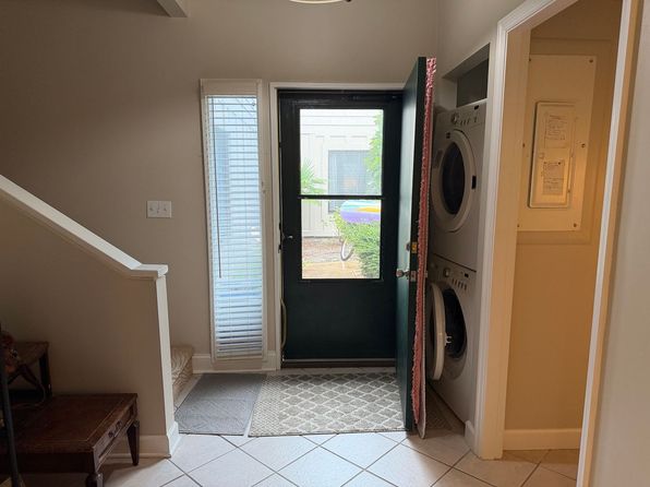 45 Queens Folly Rd APT 748