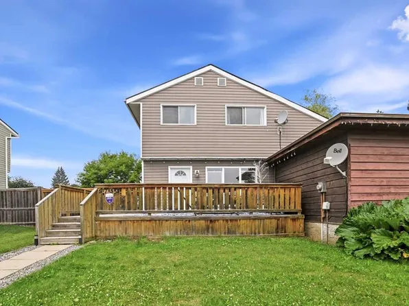 5753 53rd St, Rocky Mountain House, AB T4T 1M6
