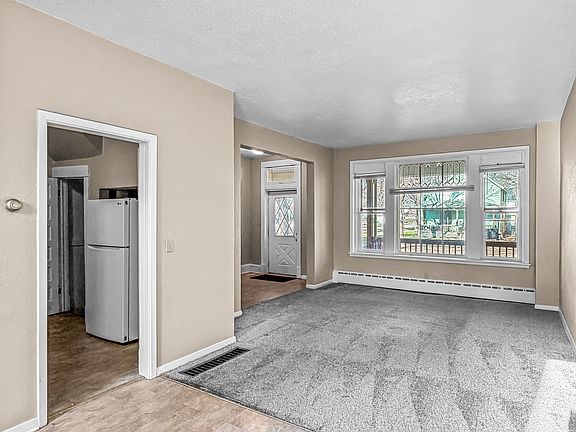 3rd image of 221 Chestnut St #221