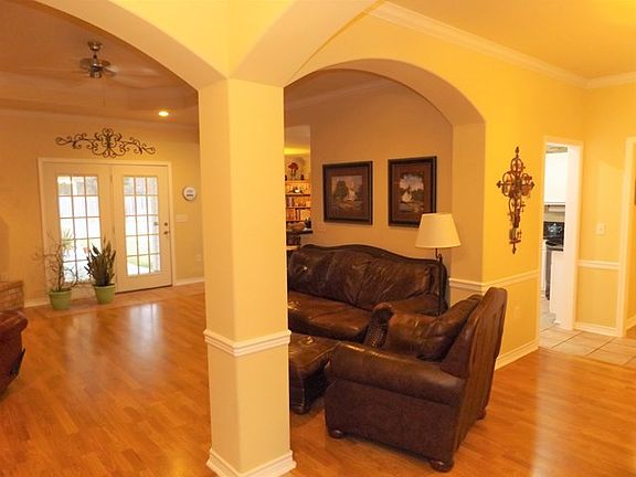 5th image of 191 Creekwood Dr