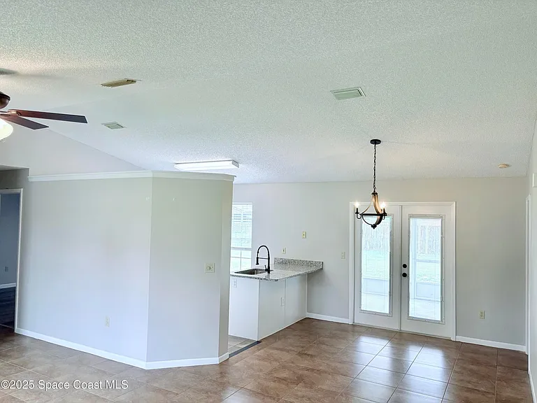 1112 Malone St NW — Photo 8